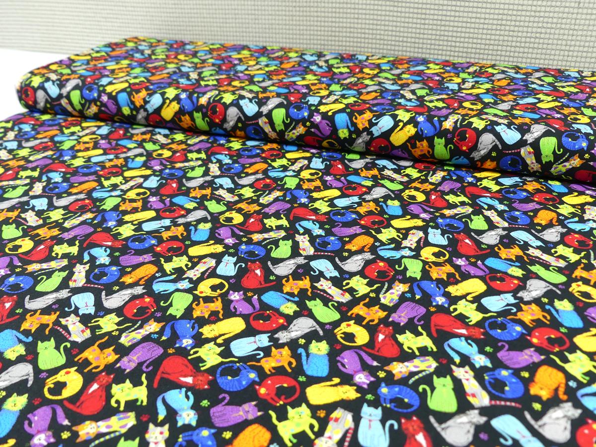 Patchworkstoff bunte Katzen schwarzer Hintergrund